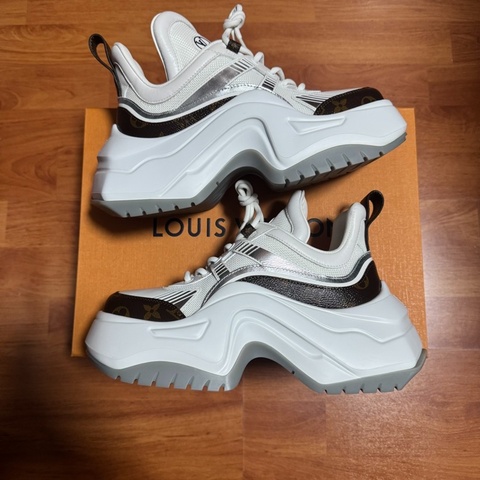 路易威登拱橋鞋2.0 Lv Archlight低幫 老爹鞋白棕色 37碼