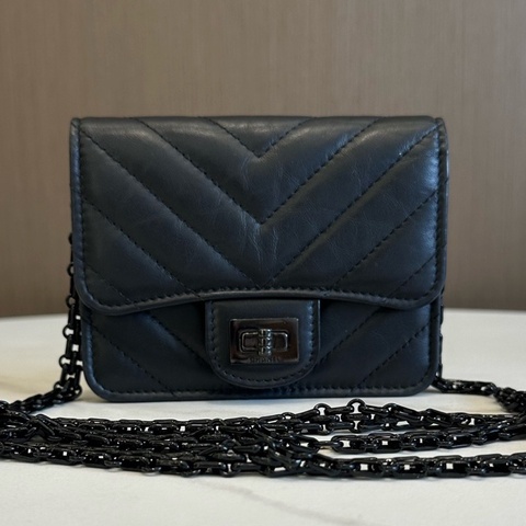 Chanel 香奈兒 255 so black 小廢包 黑色牛皮V紋 鏈條卡包。