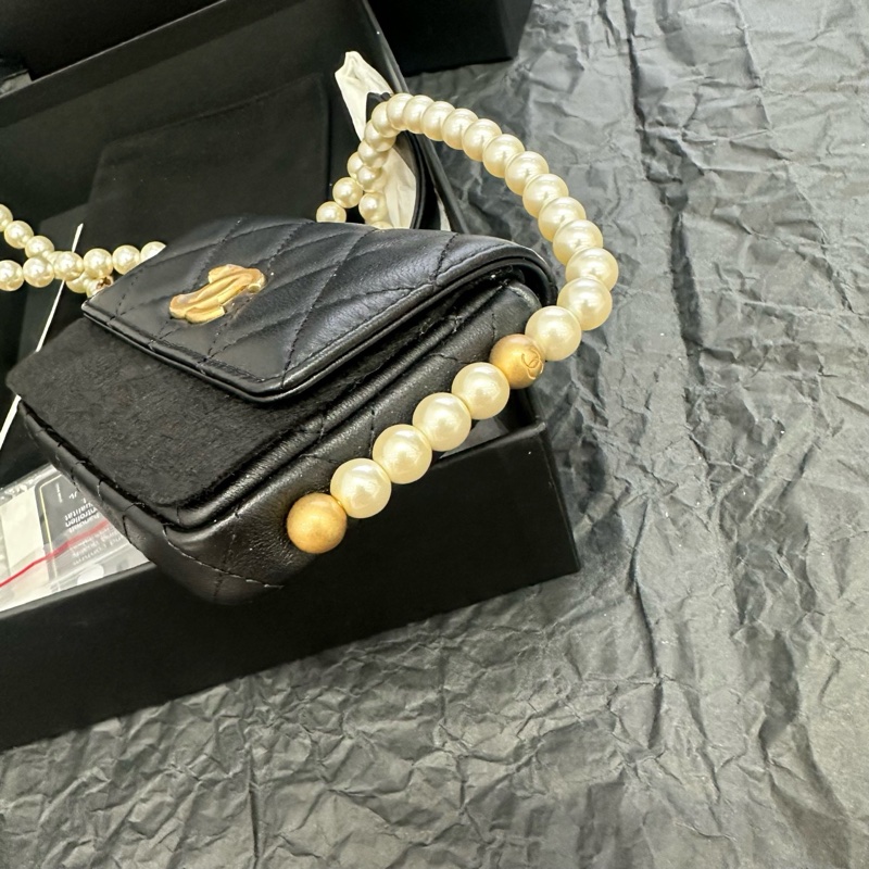 Chanel香奈兒黑色羊皮金扣珍珠鏈條mini斜挎包-5