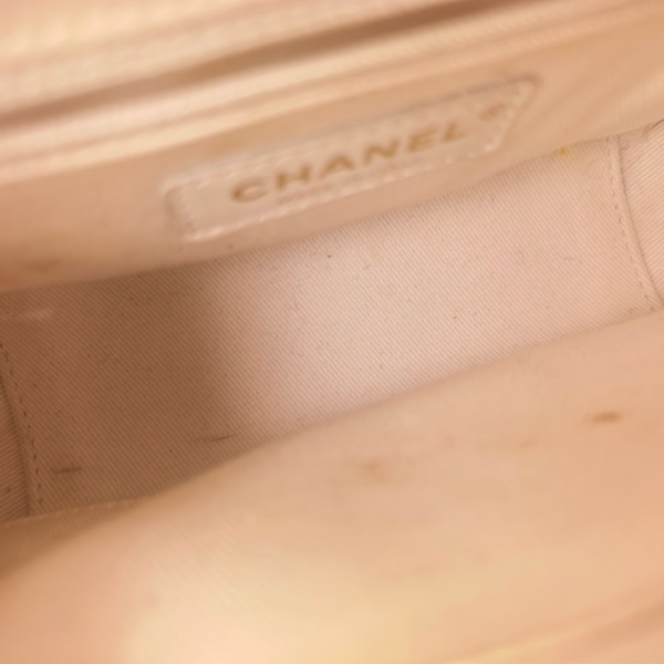 95新 Chanel香奈兒白色荔枝紋牛皮金扣小號口蓋包 郵差包,30開有卡-6