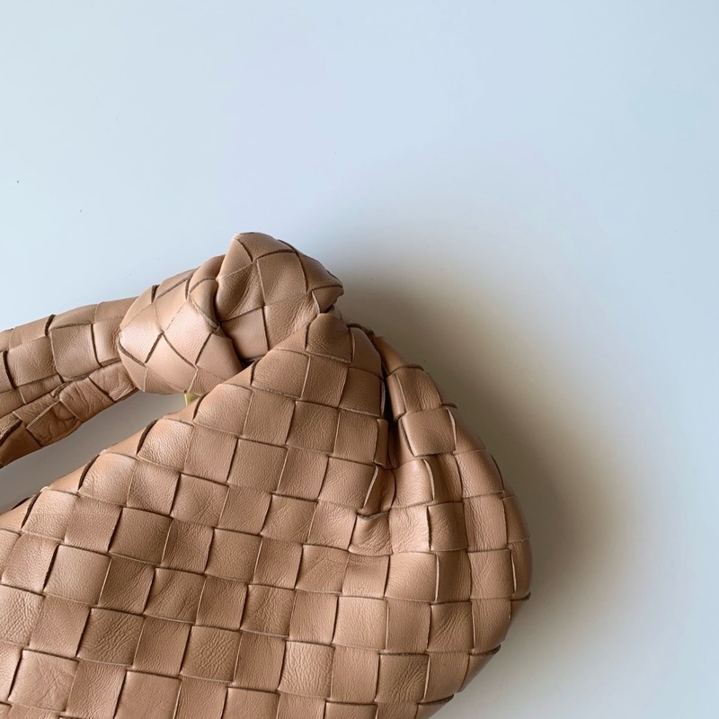 Bottega Veneta 葆蝶家 jodie mini jodie打結包奶駝色手提包-4