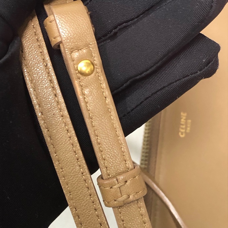 Celine • 經典奶茶色全皮Trio三層風琴包-6