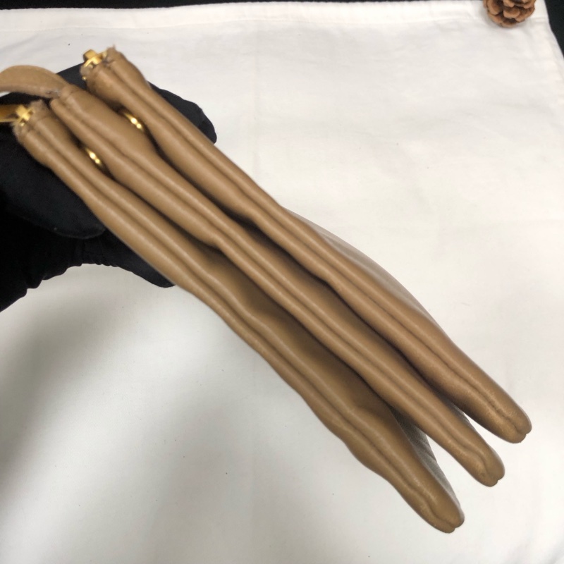 Celine • 經典奶茶色全皮Trio三層風琴包-7