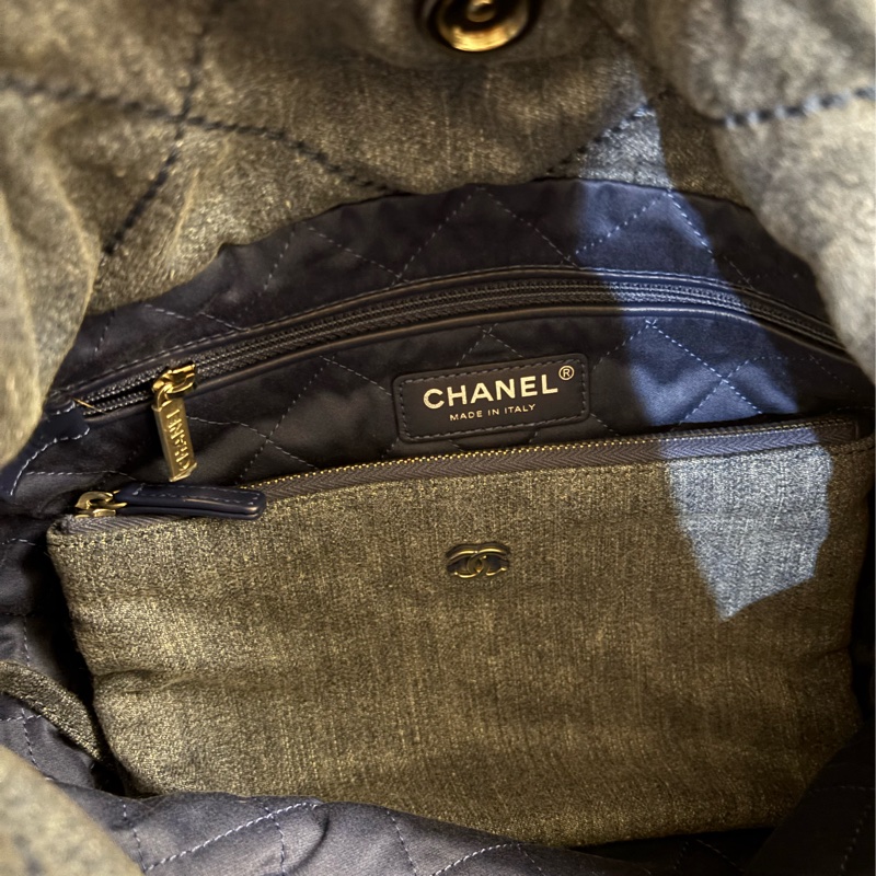 Chanel 22-7