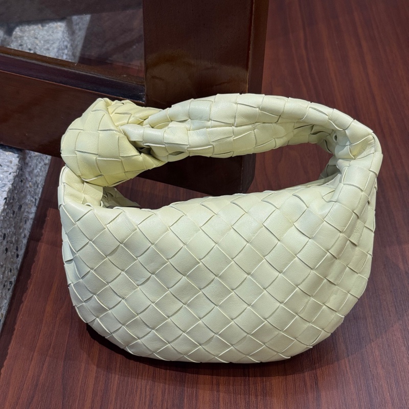 Bottega Veneta葆蝶家 JODIE 金色飾面Intrecciato編織 羊皮拼皮革 手提包 迷你 冰淇淋色 淡黃色-1