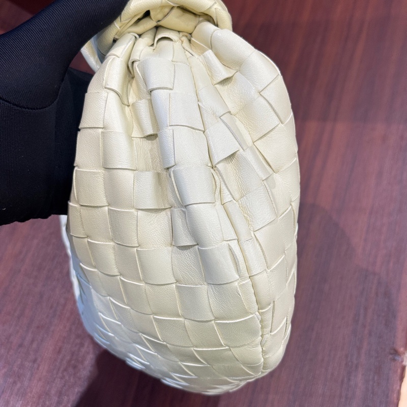 Bottega Veneta葆蝶家 JODIE 金色飾面Intrecciato編織 羊皮拼皮革 手提包 迷你 冰淇淋色 淡黃色-3