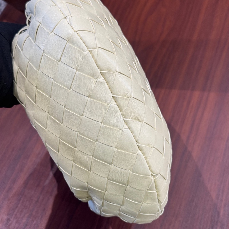 Bottega Veneta葆蝶家 JODIE 金色飾面Intrecciato編織 羊皮拼皮革 手提包 迷你 冰淇淋色 淡黃色-4