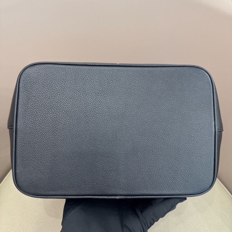 Louis Vuitton 路易威登 neonoe黑色全皮壓紋水桶包 芯片款-5