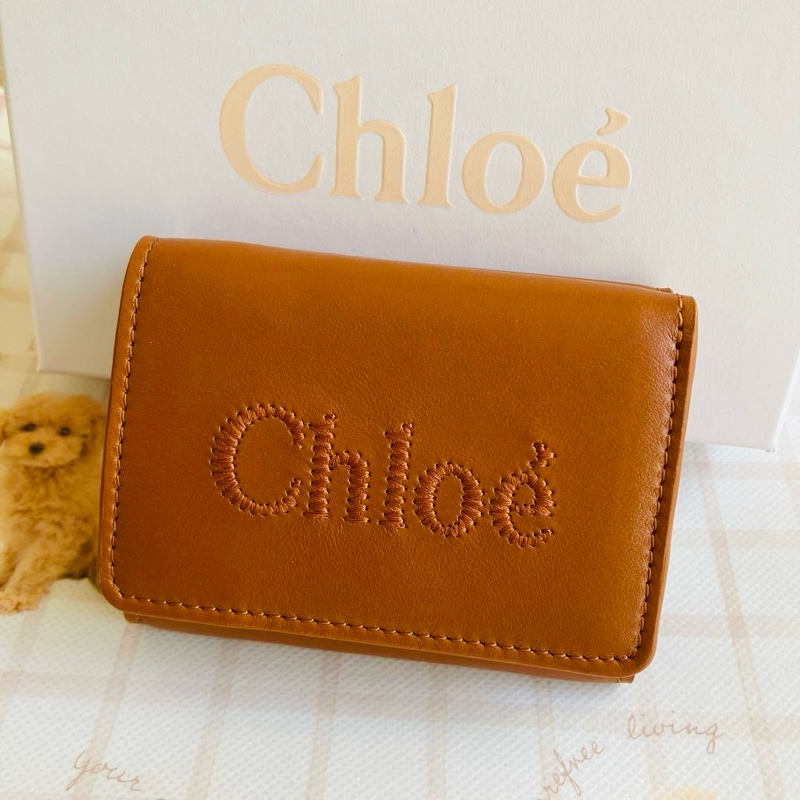 Chloe 刺繡logo刺繡 mini短夾#現貨在台#立刻出貨-0