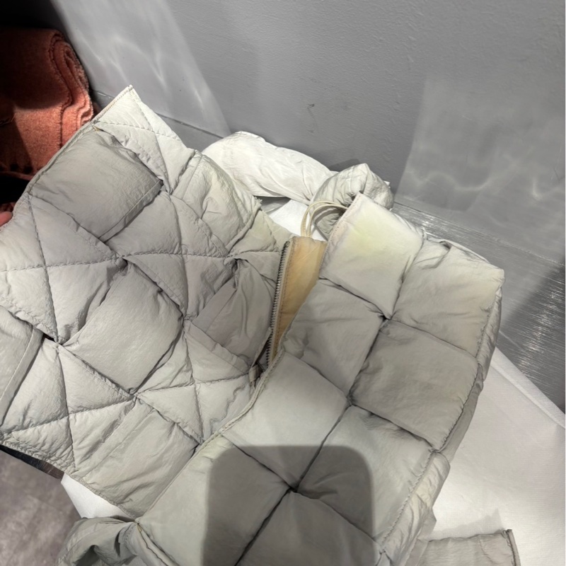 超便宜🌟Bottega Veneta Cassette 8格 羽絨 大號 |Classic Trend CT精品|台北東區實體-5