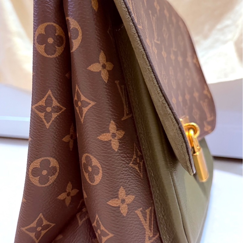 Louis Vuitton Marignan 經典老花與卡其綠色皮革LV M44800 拼接的兩用郵差包LV包包-4