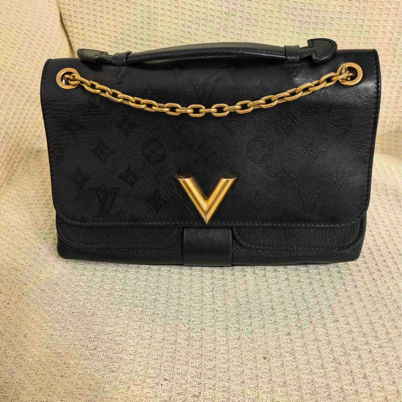 95新️Louis Vuitton/路易威登Very Chain全皮黑金鍊條斜挎包-1