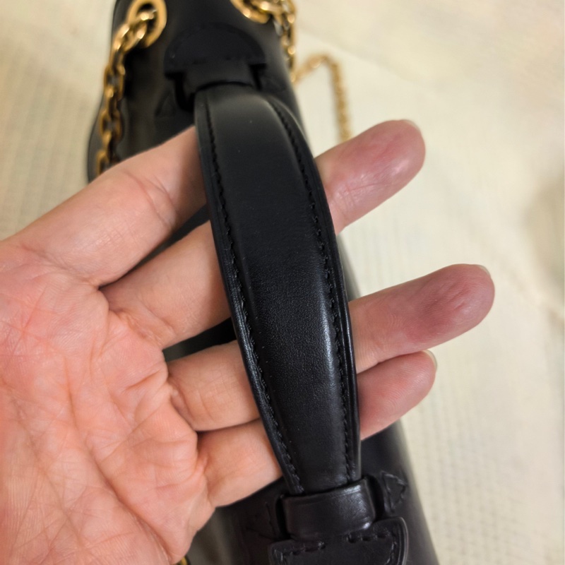 95新️Louis Vuitton/路易威登Very Chain全皮黑金鍊條斜挎包-5