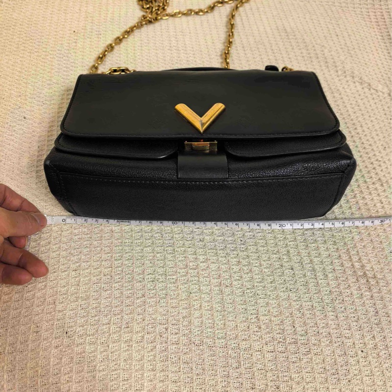 95新️Louis Vuitton/路易威登Very Chain全皮黑金鍊條斜挎包-6