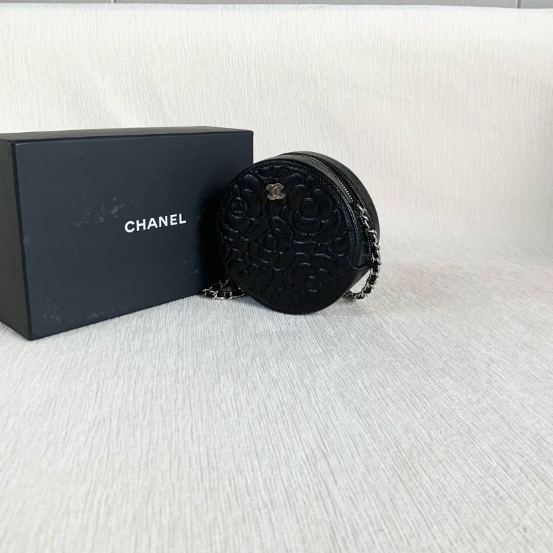 Chanel 黑銀山茶花圓餅包 黑色銀扣 荔枝皮 12*12*5 95新 配件 盒子 塵袋 說明書 保卡-4