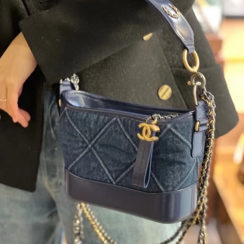 Chanel Gabrielle丹寧牛仔流浪包小號 牛仔拼皮 藍色 20*16*7 9新 配件塵袋-0