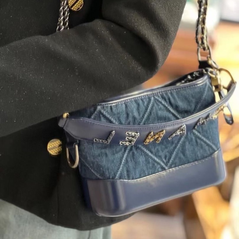 Chanel Gabrielle丹寧牛仔流浪包小號 牛仔拼皮 藍色 20*16*7 9新 配件塵袋-1