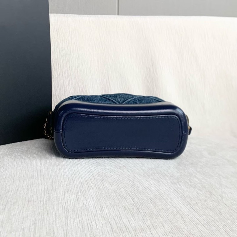 Chanel Gabrielle丹寧牛仔流浪包小號 牛仔拼皮 藍色 20*16*7 9新 配件塵袋-6