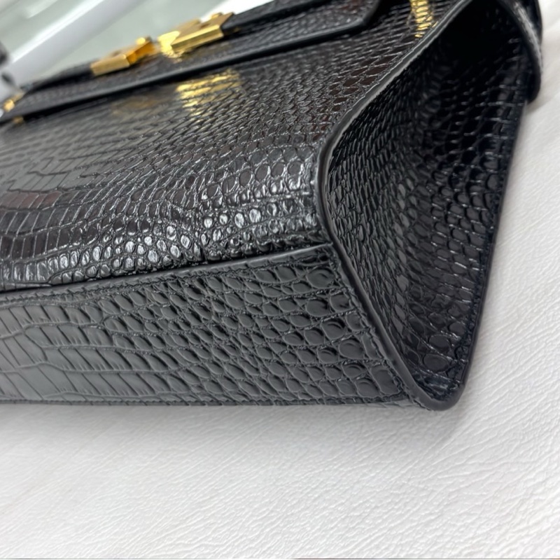 【全新品】YSL 黑金鰐魚壓紋 中號曼哈頓 21年編碼 五金膜在 肩背包-10