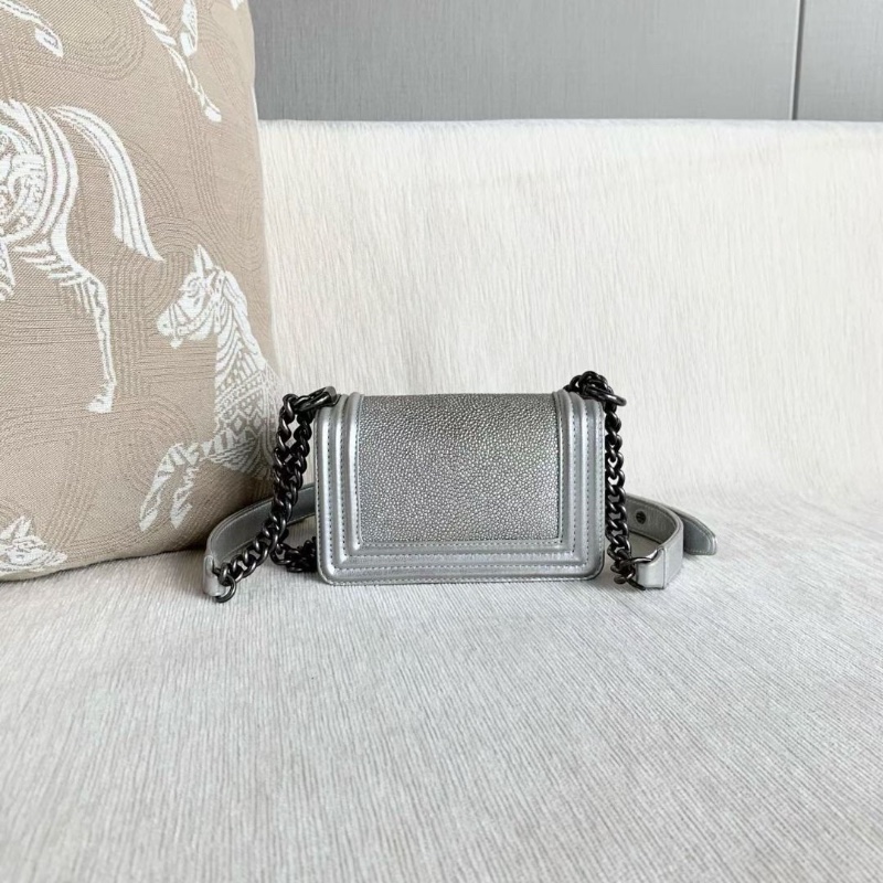 Chanel leboy mini銀色 銀扣 珍珠魚皮 15*10*6 9新 配件塵袋保卡-2