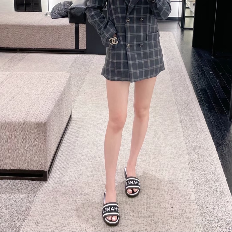 Chanel 黑白刺繡涼拖鞋 / 春夏爆款必備🏝️-2