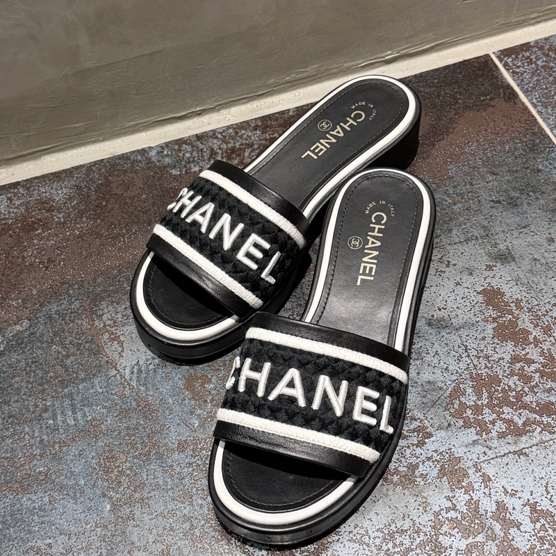 Chanel 黑白刺繡涼拖鞋 / 春夏爆款必備🏝️-3