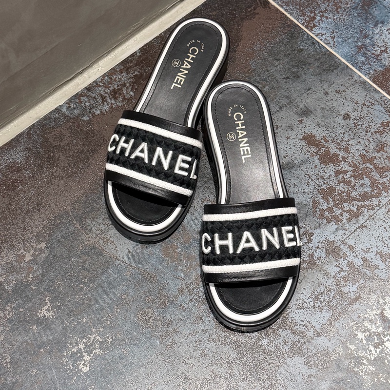 Chanel 黑白刺繡涼拖鞋 / 春夏爆款必備🏝️-4