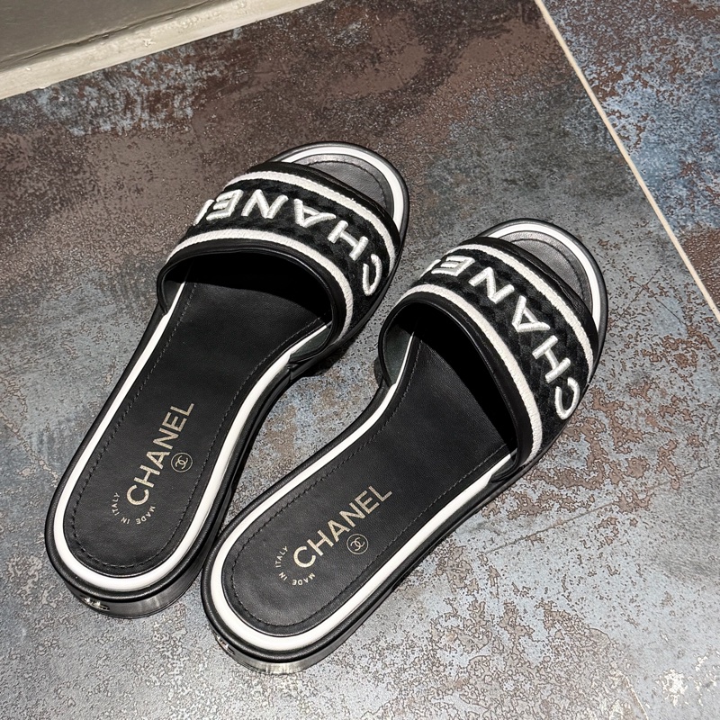 Chanel 黑白刺繡涼拖鞋 / 春夏爆款必備🏝️-6