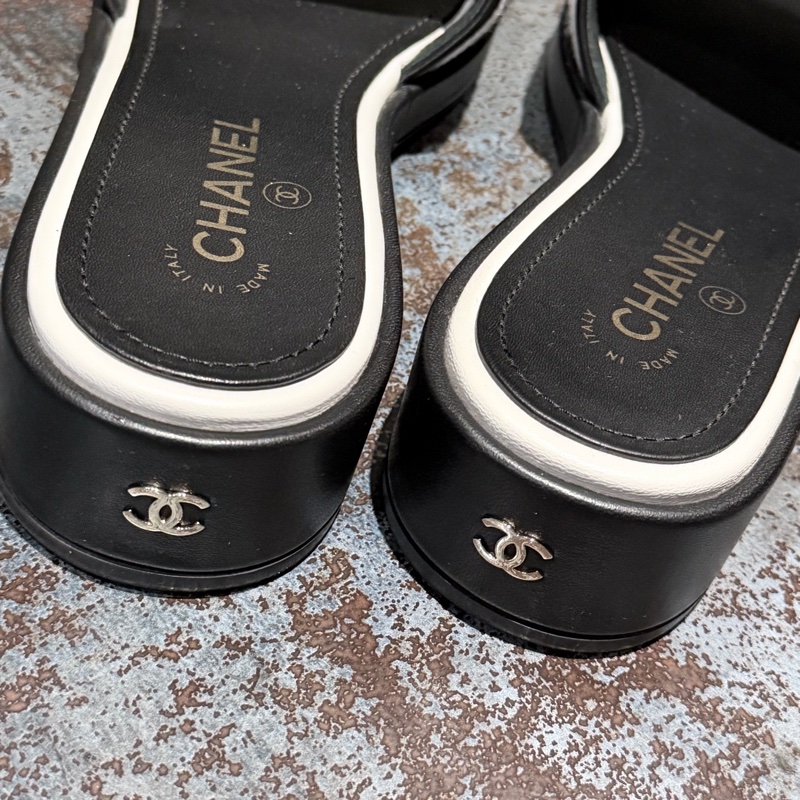 Chanel 黑白刺繡涼拖鞋 / 春夏爆款必備🏝️-9