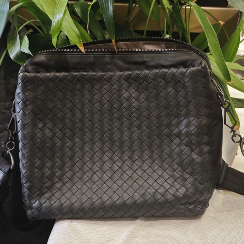 Bottega Veneta 葆蝶家 黑色 羊皮 男士斜挎包-0