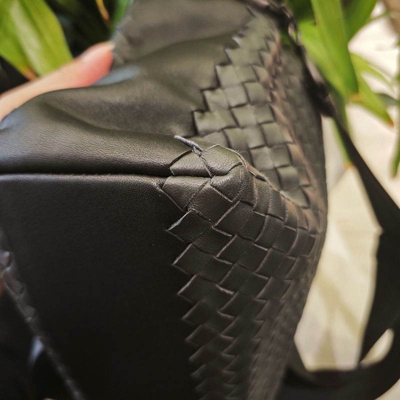 Bottega Veneta 葆蝶家 黑色 羊皮 男士斜挎包-5