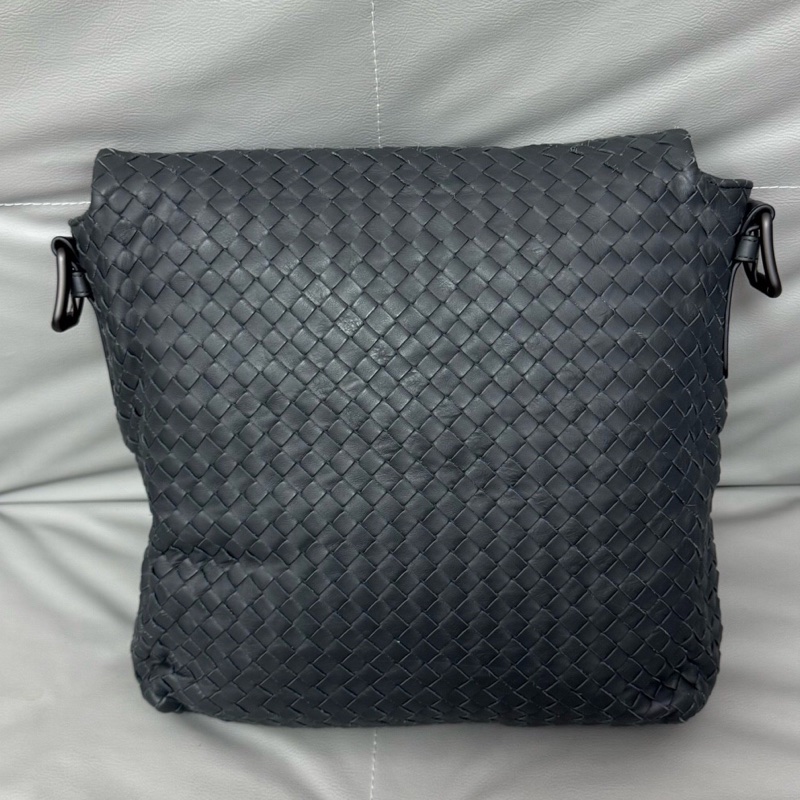 Bottega Veneta 葆蝶家羊皮編織男士斜挎包-1