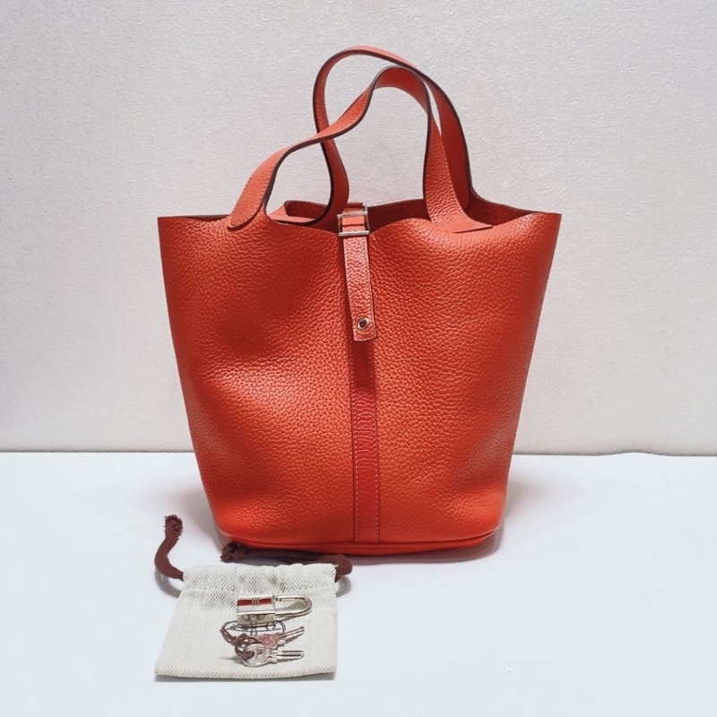 Hermes 紅色銀扣菜籃子picotin22 水桶包 Tc皮 18×22×22 9新 配件塵袋 鎖 鑰匙-1