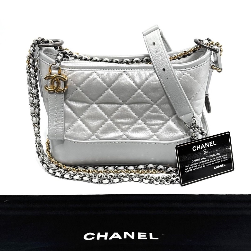 CHANEL 淺灰色小號流浪肩背斜背包20*14*8 9新 配件塵袋 保卡-1