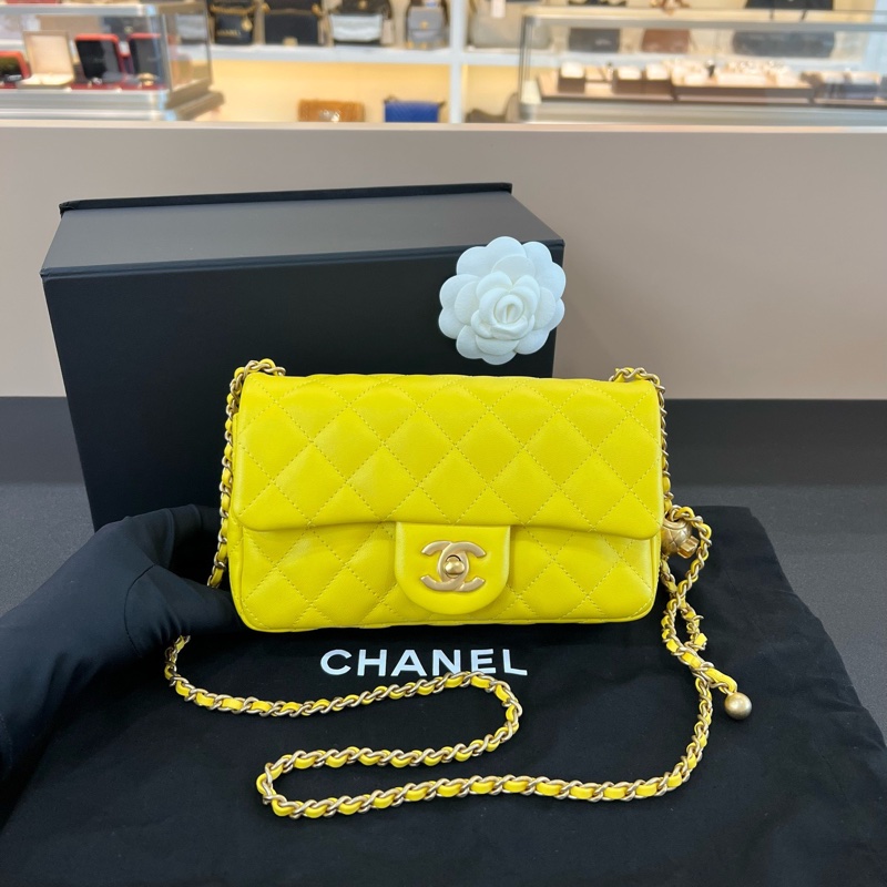 CHANEL香奈兒檸檬黃 金球大mini羊皮口蓋包單肩斜挎包-0