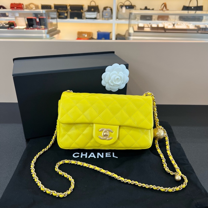 CHANEL香奈兒檸檬黃 金球大mini羊皮口蓋包單肩斜挎包-7