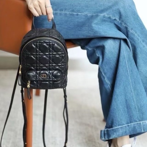 Dior Backpack藤格紋後背包mini 黑色金扣 羊皮 16*20*9 95新 配件肩帶塵袋