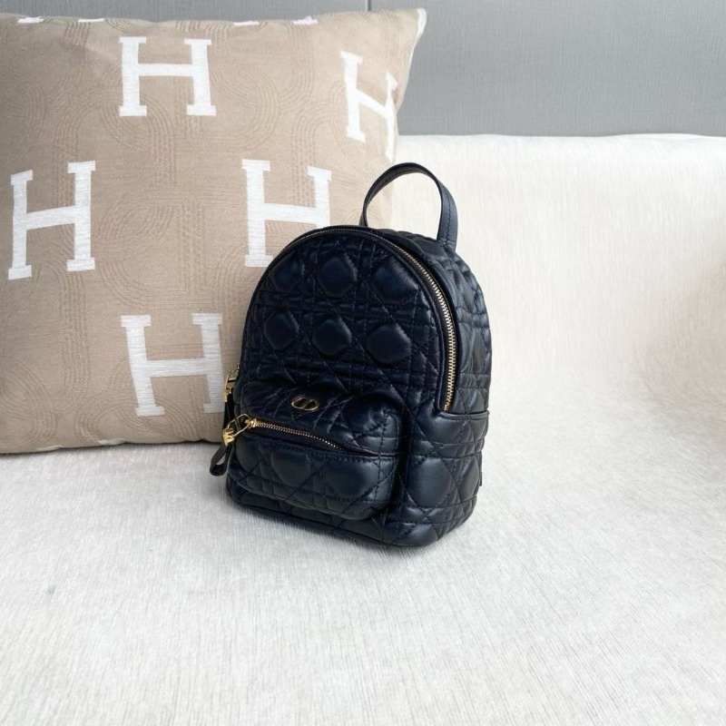 Dior Backpack藤格紋後背包mini 黑色金扣 羊皮 16*20*9 95新 配件肩帶塵袋-6