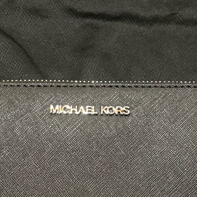 MICHAEL KORS銀釦黑拉鏈長夾MK-18