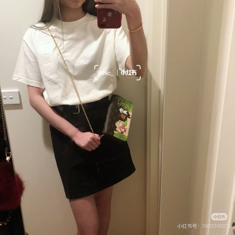 LV 限定聖誕系列熊貓三合一鏈條包 芯片款 21*11*3 9新 配件雙子袋 鏈條 塵袋-0