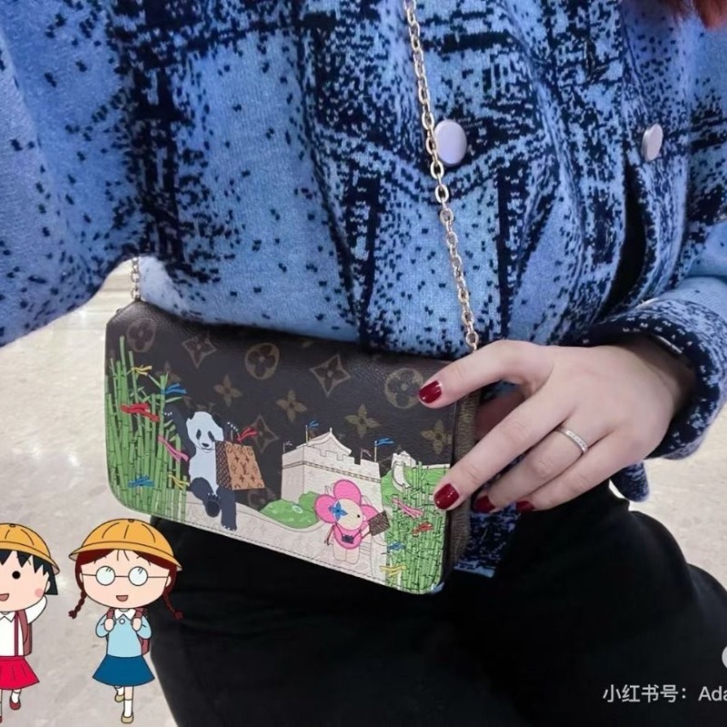 LV 限定聖誕系列熊貓三合一鏈條包 芯片款 21*11*3 9新 配件雙子袋 鏈條 塵袋-1