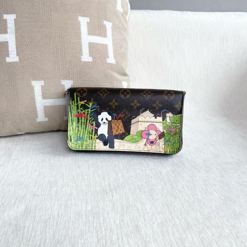 LV 限定聖誕系列熊貓三合一鏈條包 芯片款 21*11*3 9新 配件雙子袋 鏈條 塵袋-3