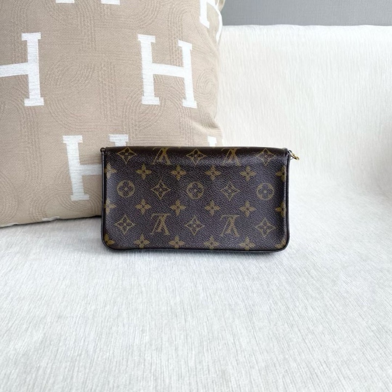 LV 限定聖誕系列熊貓三合一鏈條包 芯片款 21*11*3 9新 配件雙子袋 鏈條 塵袋-4