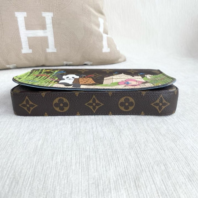 LV 限定聖誕系列熊貓三合一鏈條包 芯片款 21*11*3 9新 配件雙子袋 鏈條 塵袋-6