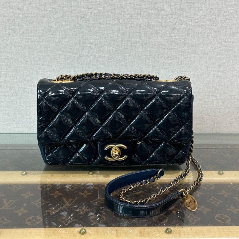 CHANEL 拼皮金扣cf大mini鏈條肩背斜背包21*13*5 9新 配件塵袋-1