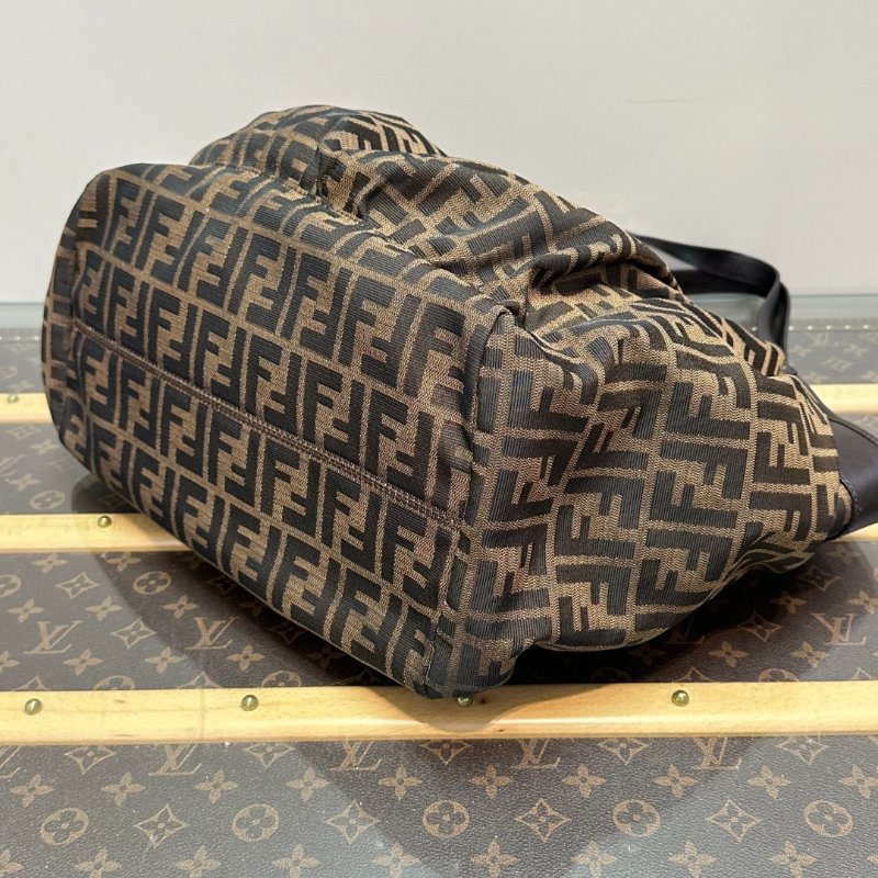 FENDI 棕色老花FF肩背包 98新配件塵袋-3