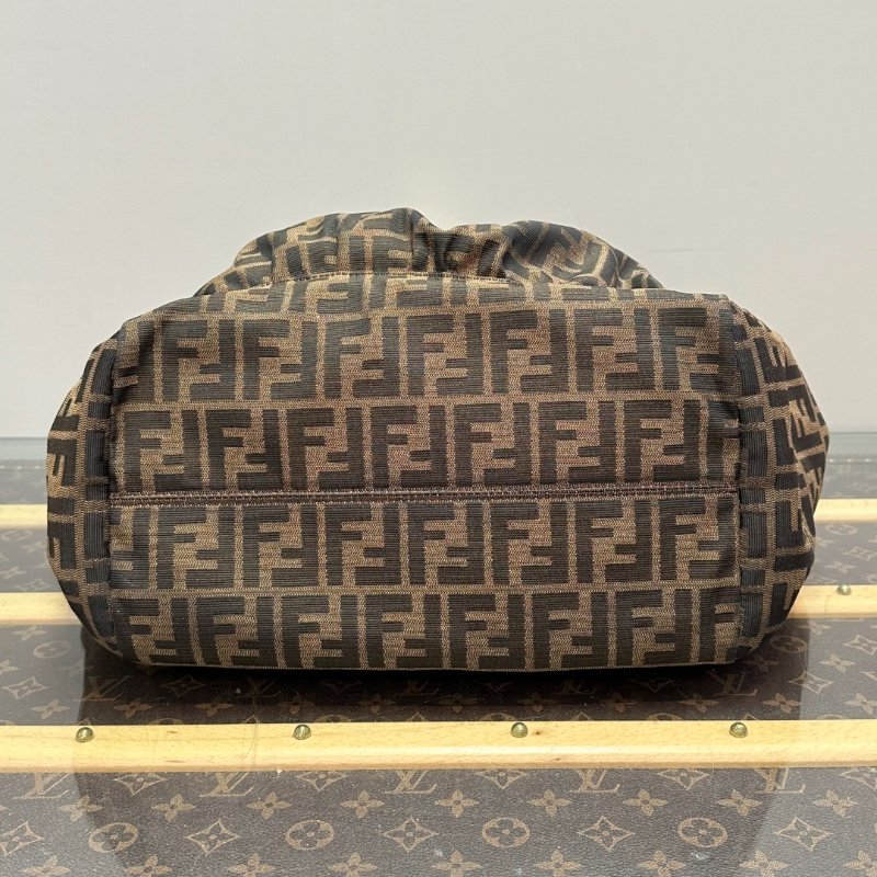 FENDI 棕色老花FF肩背包 98新配件塵袋-5