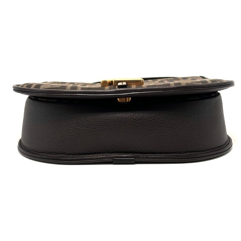 FENDI 經典老花金扣肩背斜背郵差包 25*19*8 98新配件塵袋-4