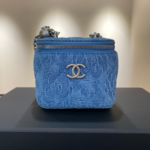 ✨99新🆕Chanel 香奈兒23P春夏 愛心球牛仔丹寧小盒子包斜背包 銀扣💙藍色 ✅正品
