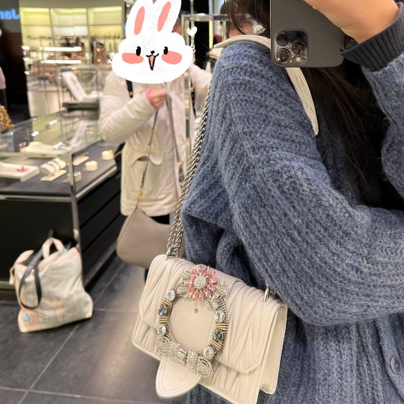 MIUMIU 羊皮白色銀扣lady太陽花水鑽肩背斜背包20*12.5*6 98新配件塵袋、保卡-0